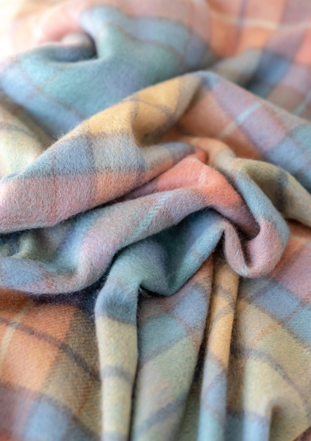 Men's Cashmere Scarf in Buchanan Antique Tartan - TBCo