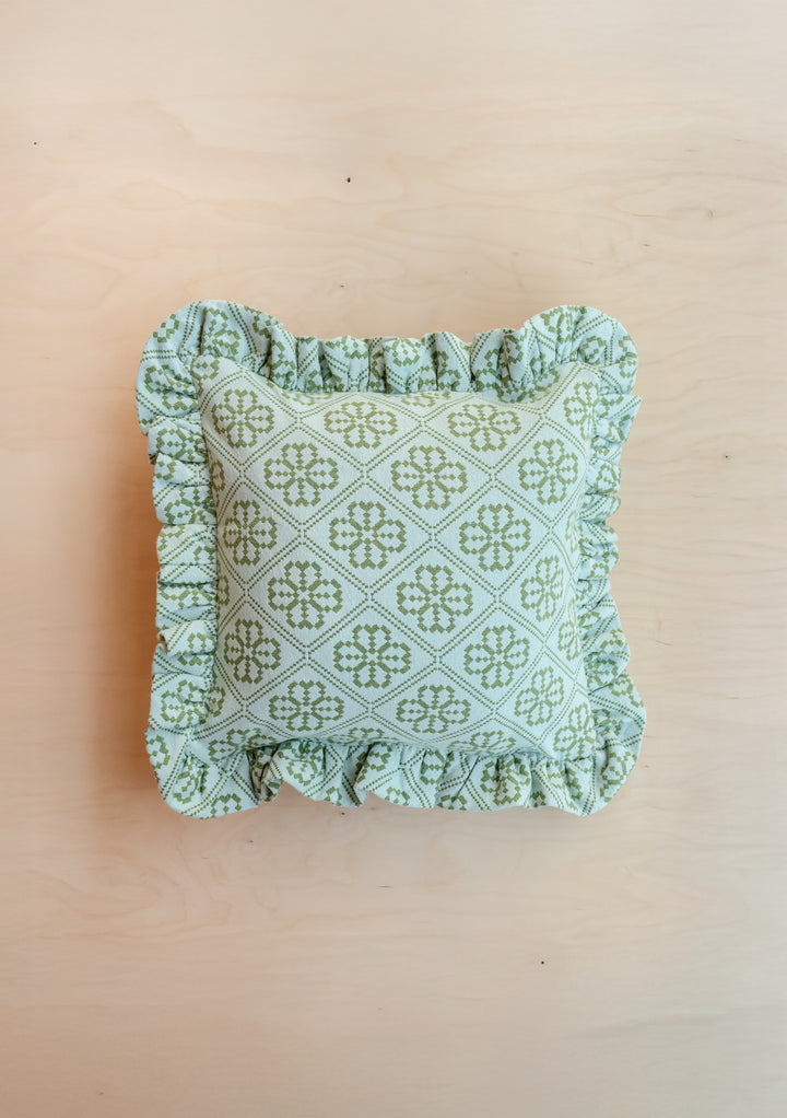 Kissenbezug aus Baumwolle mit blauem Blumenmuster 