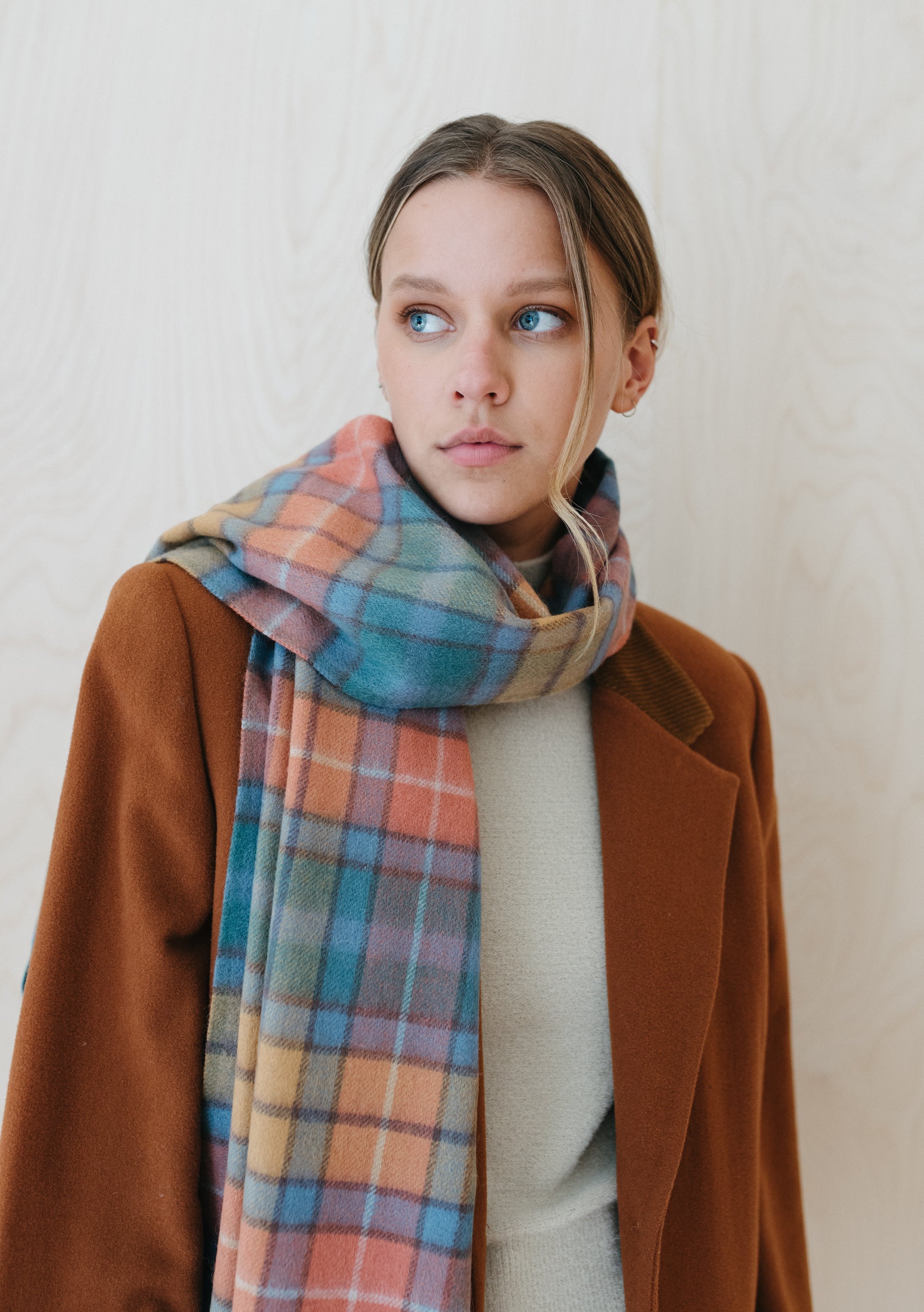 Cashmere Scarf in Buchanan Antique Tartan – TBCo