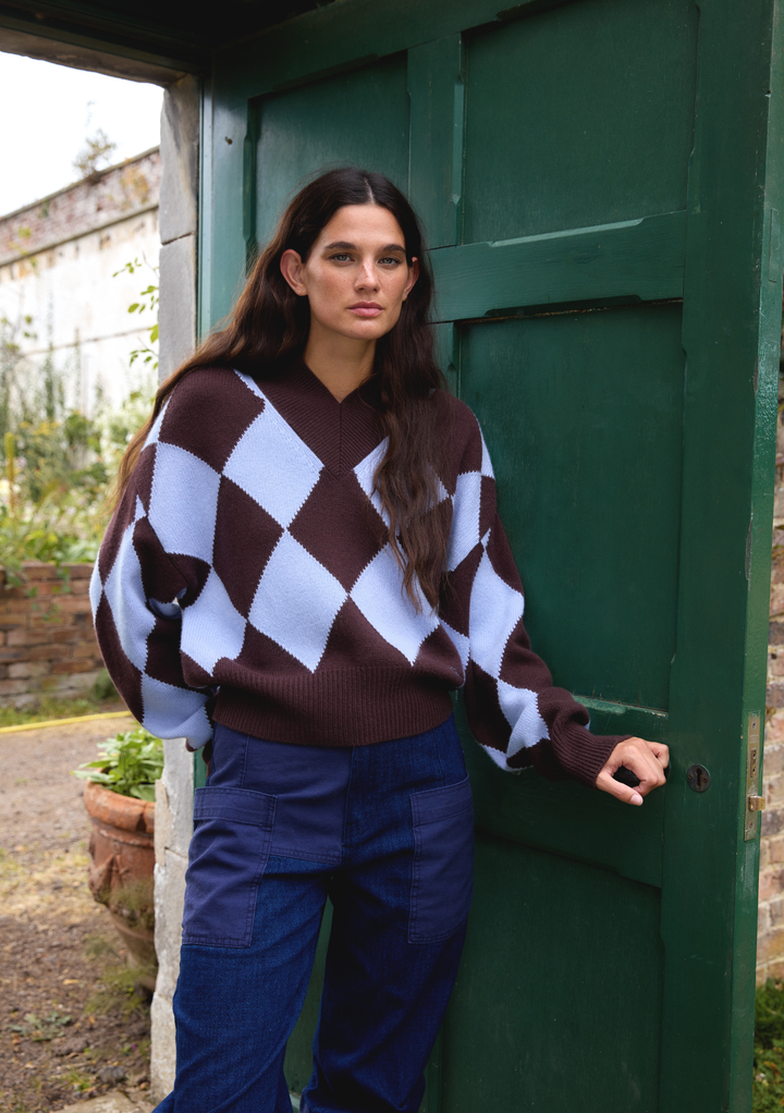 Merino Wool V-Neck Cropped Jumper in Brown & Blue Argyle