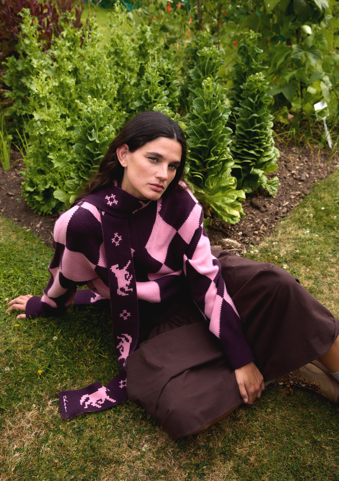 Merino Wool Skinny Scarf in Burgundy Gallop