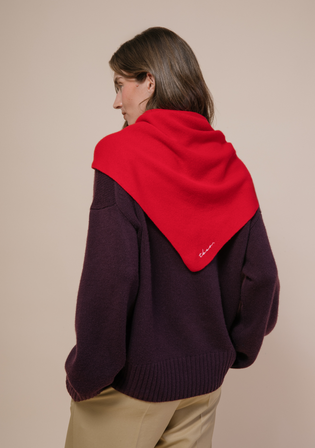 Grande écharpe triangulaire en laine mérinos à rayures rouges 