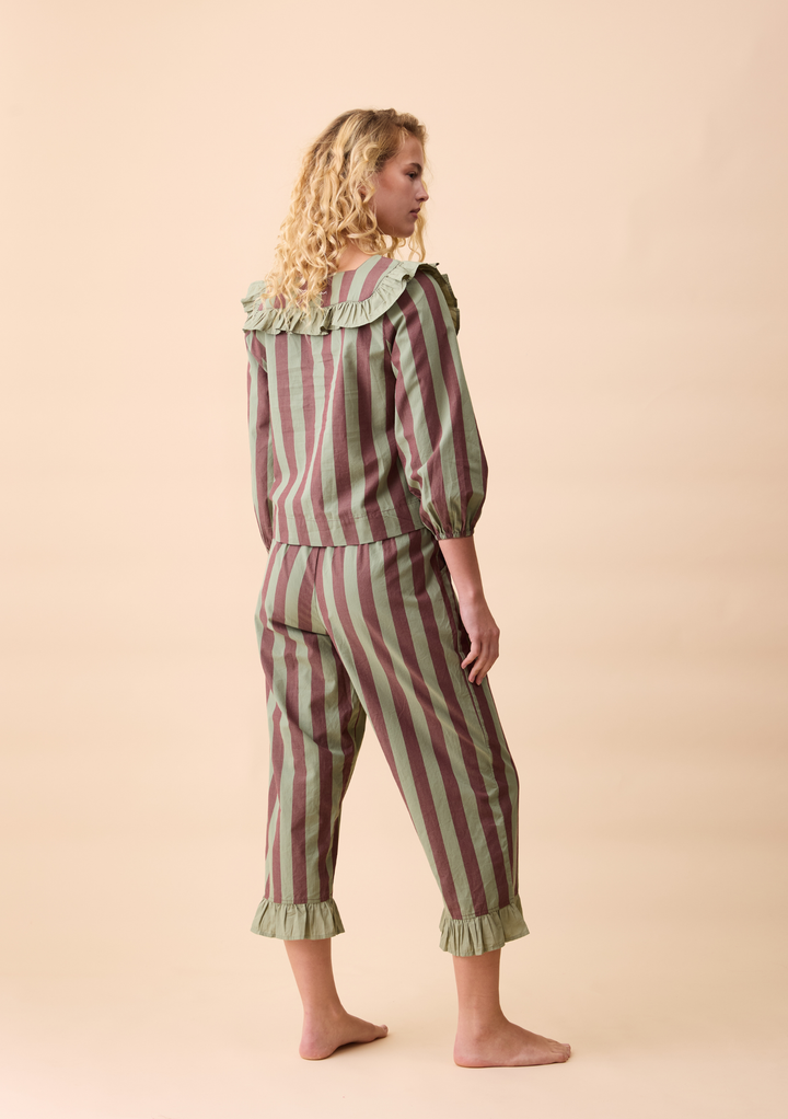 Pyjama en coton à rayures sauge et marron avec volant