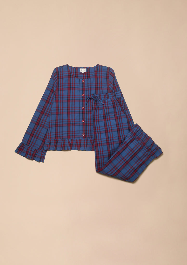 Gekürzter Baumwollpyjama in marineblauem Schottenkaro mit Rüschen