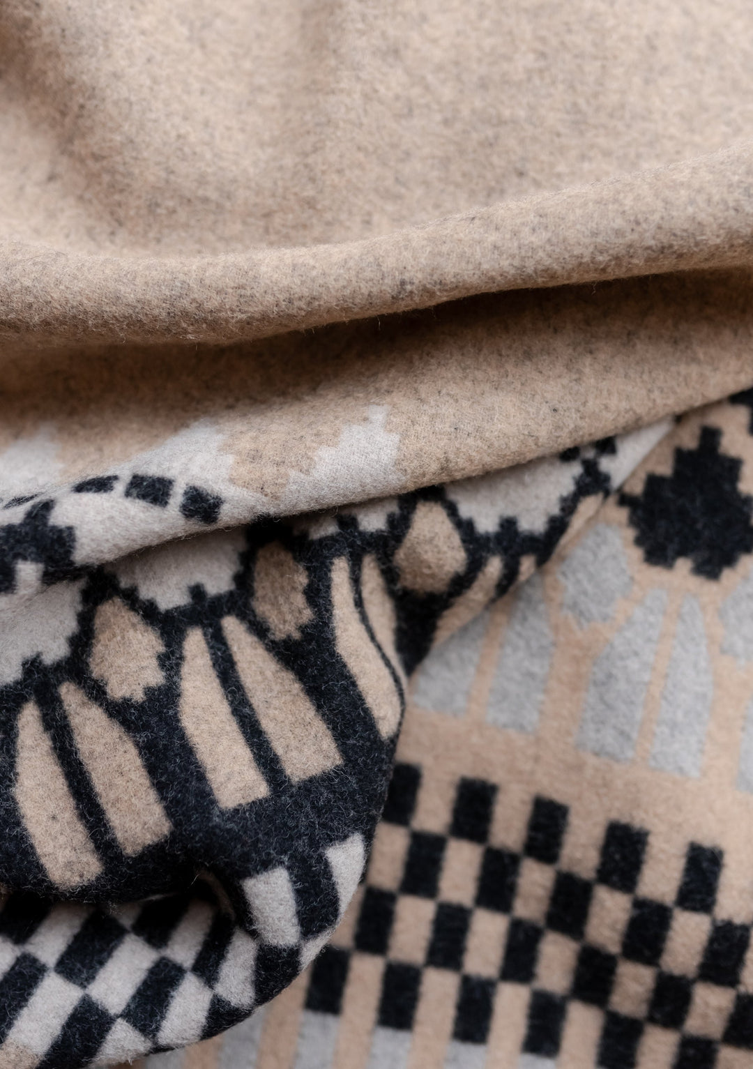 TBCo x Pretty Little Fawn Fair Isle Schal