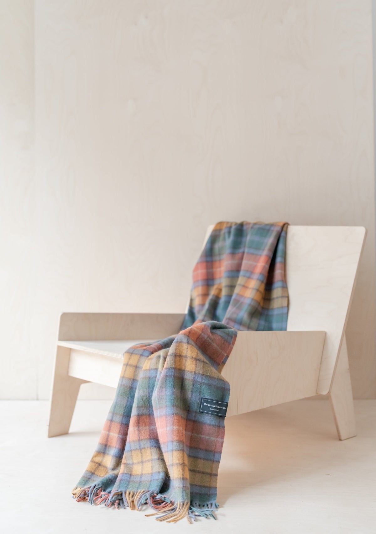Lambswool Small Blanket in Buchanan Antique Tartan